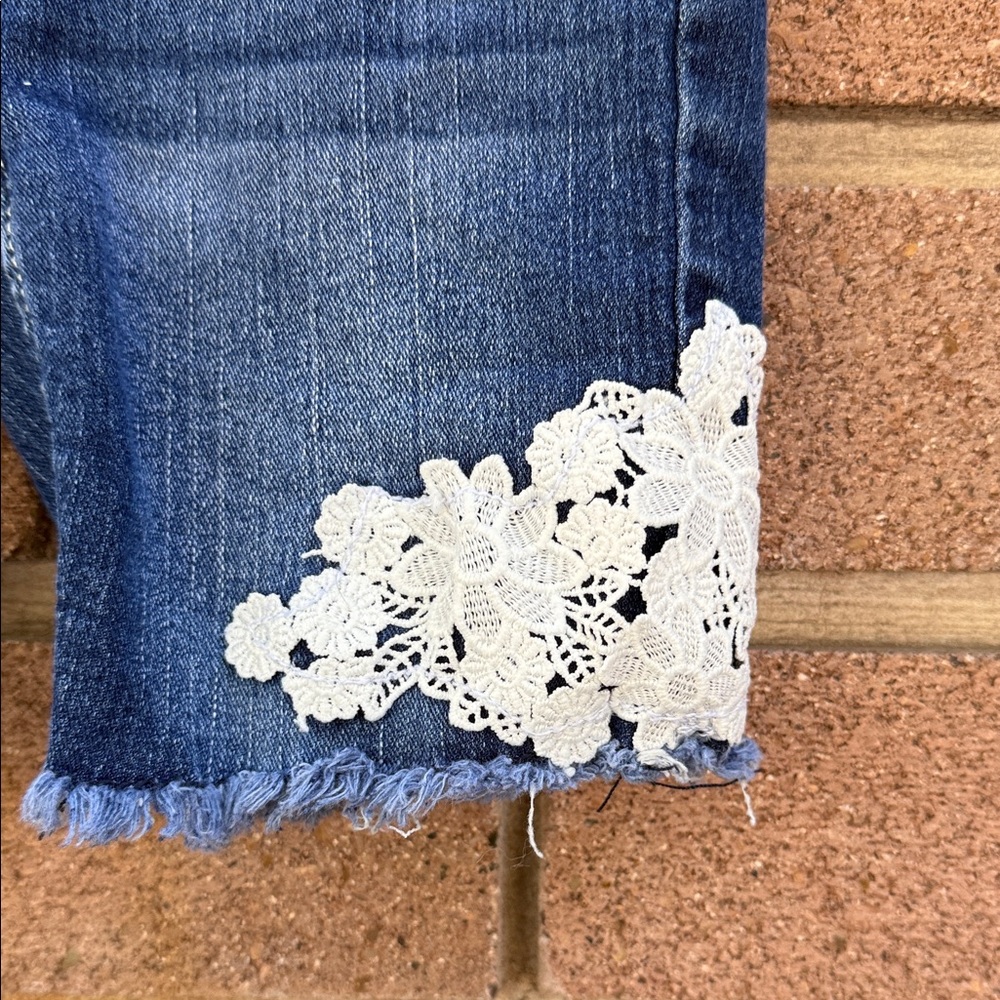 Jordache Kids Denim Shorts with White Lace Girl's Size 6 - Picture 3 of 7